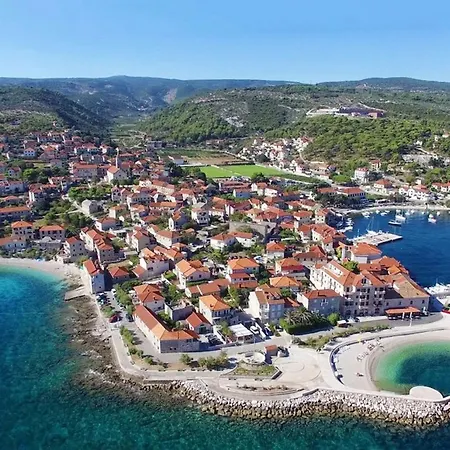 Secluded House With A Parking Space Postira, Brac - 22203 بيت للعطل *